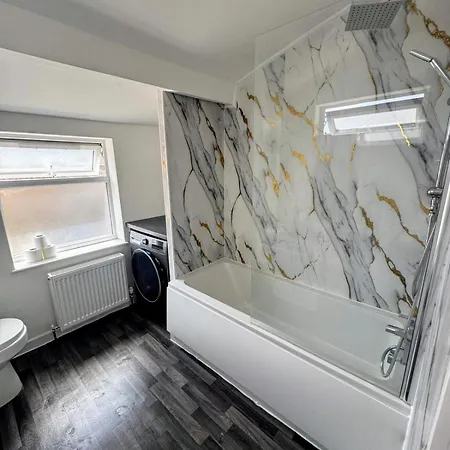 بيت ضيافة Bright & Cozy Private Near Centre